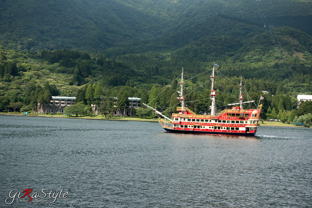 ferry-on-hakone-lake