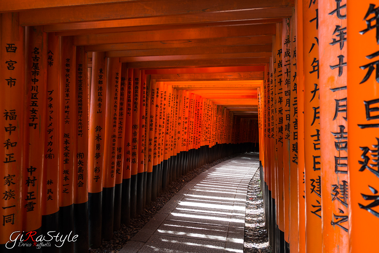Pilastri dei torii del Fushimi Inari